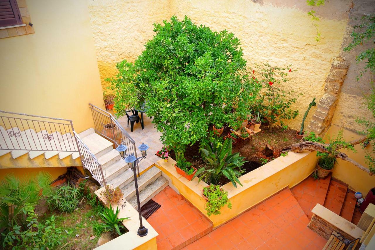 B&B Il Melograno Antico Con Terrazza E Giardino Agrigento Exterior photo