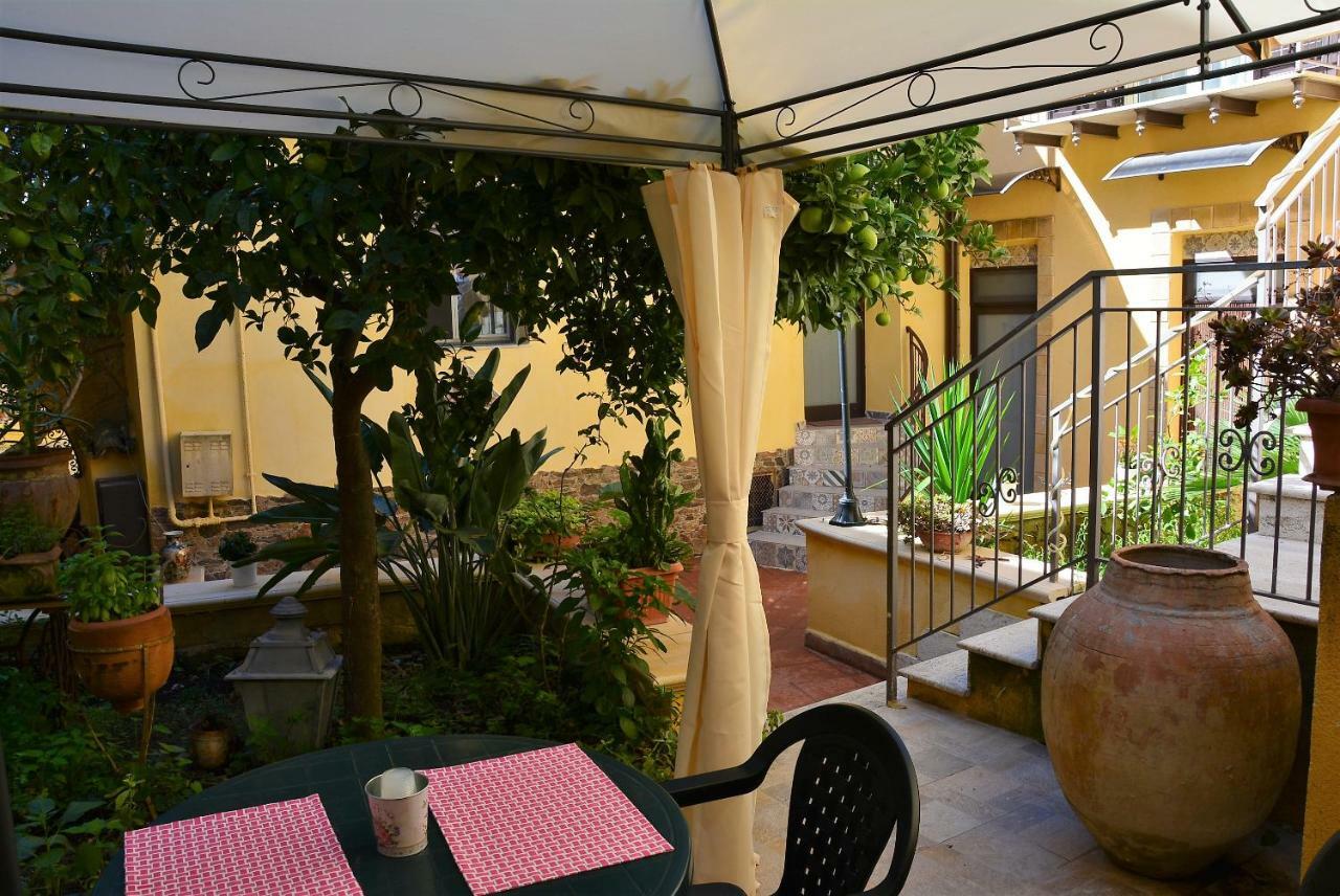 B&B Il Melograno Antico Con Terrazza E Giardino Agrigento Exterior photo