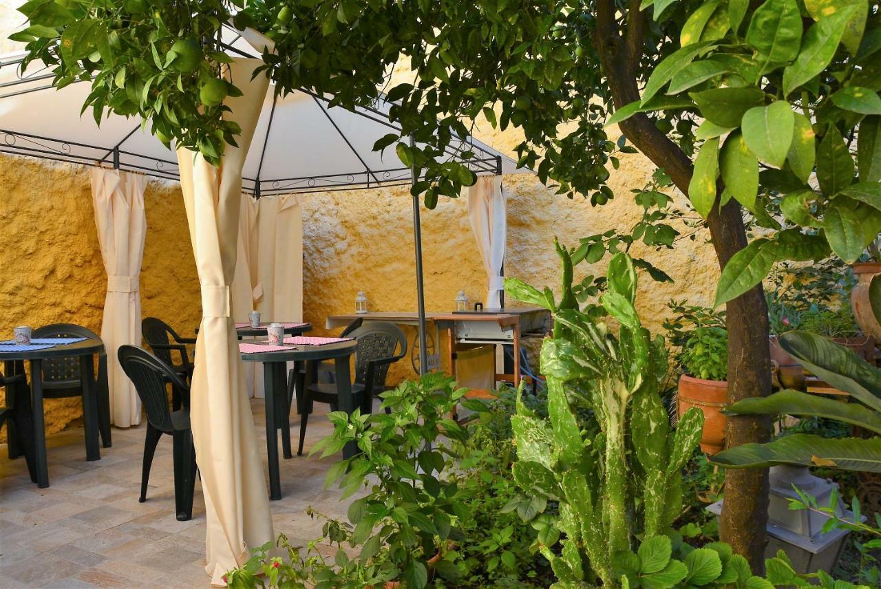 B&B Il Melograno Antico Con Terrazza E Giardino Agrigento Exterior photo